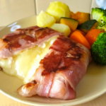 カマンベールのベーコン包みの中身を開いた写真