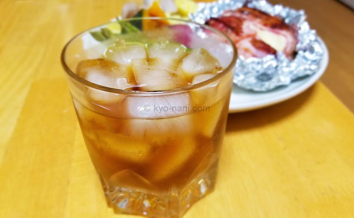 コーヒー焼酎と料理の写真