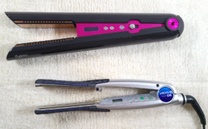 Dyson Corrale(ダイソン コラール)とADST(アドスト)を並べた写真