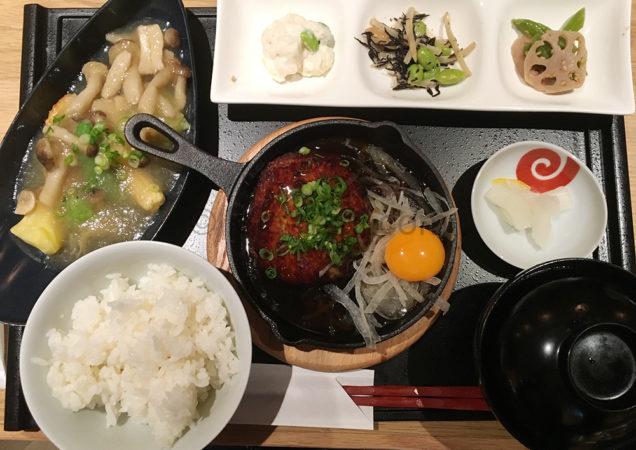 鶏とお野菜 はーばーどのランチ「自家製鉄板つくねハンバーグと季節魚の餡かけ定食」