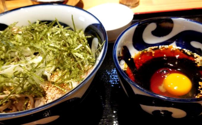 蕎麦とラー油で幸なった。天満橋店のそば