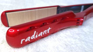 ストレートアイロン radiant（ラディアント）のプレート部分の写真